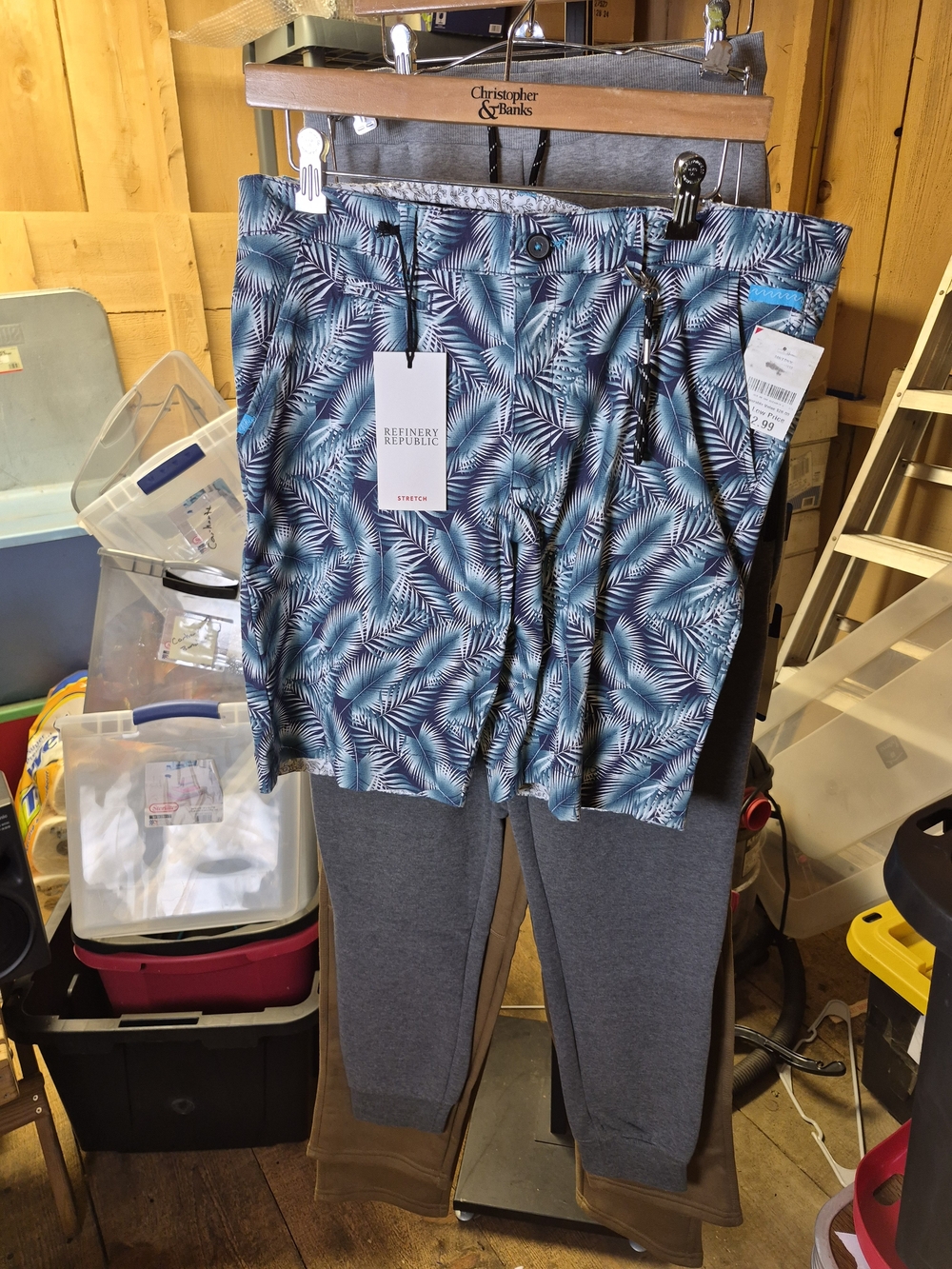 Refinery Republic Men's Blue Palm-Print Swim Shorts Bin 49